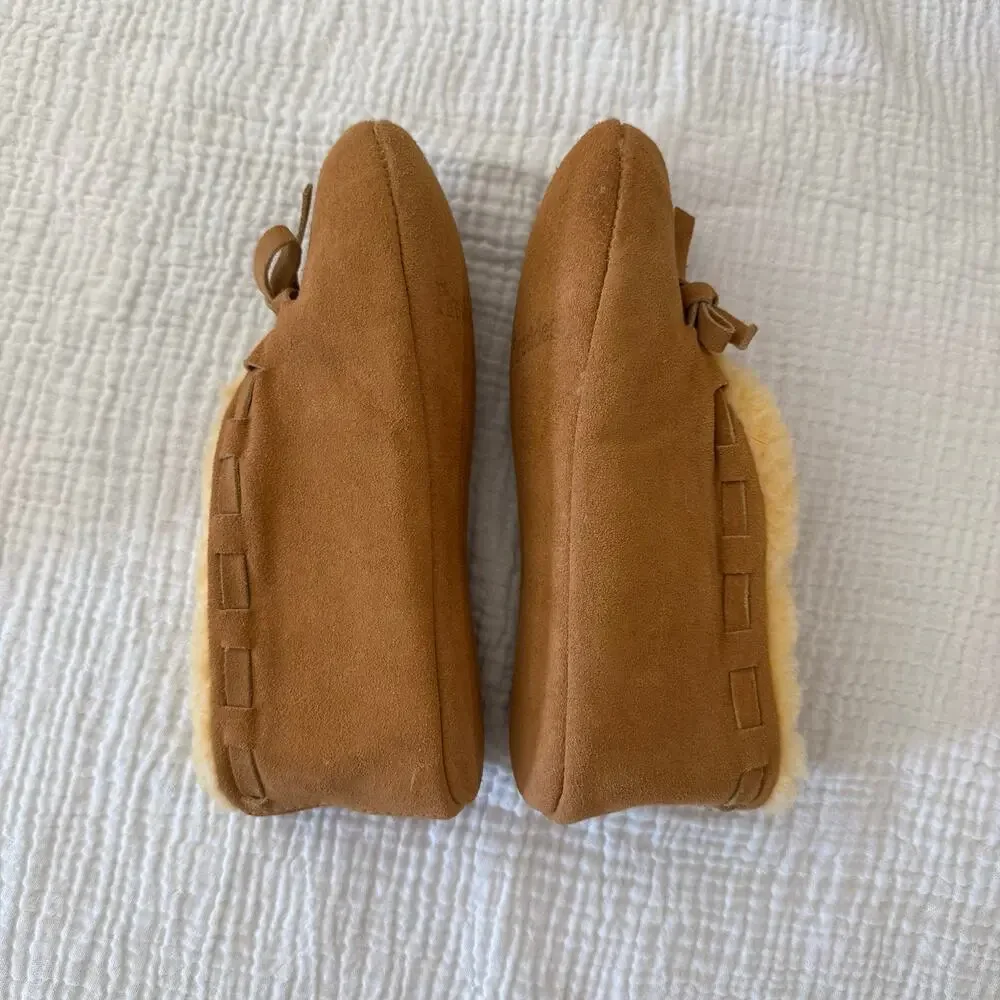 Firesiders Slippers Size Youth 4.5 or Women’s 6N Leather Fleece Lined Moccasin
